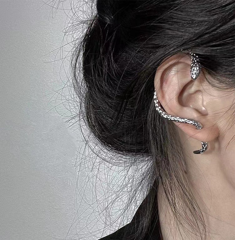 Snake Earcuff